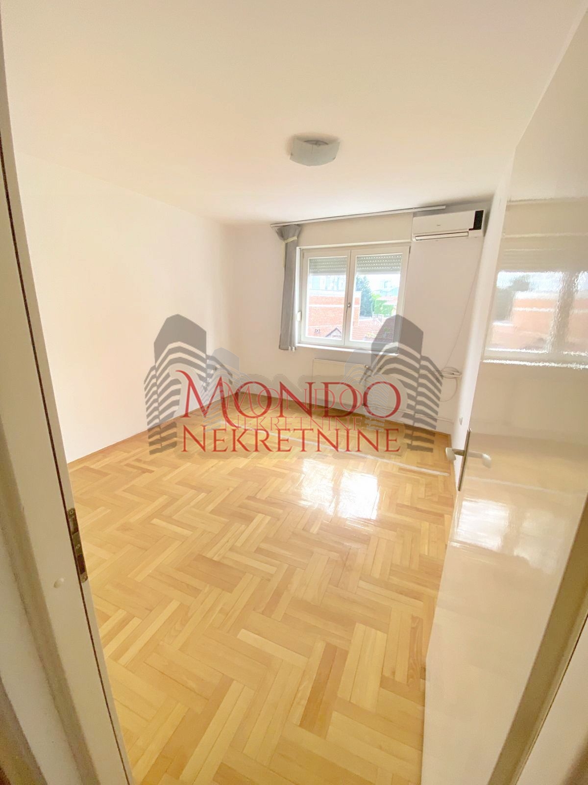 Dvoiposoban stan kod Doma Zdravlja 4