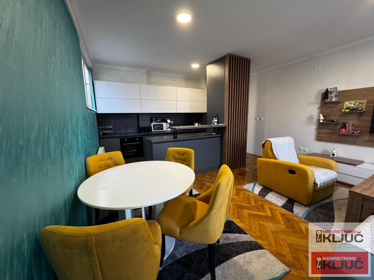 CENTAR, 68m2, Trosoban, RENOVIRAN 1