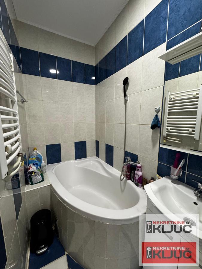 CENTAR, 68m2, Trosoban, RENOVIRAN 19