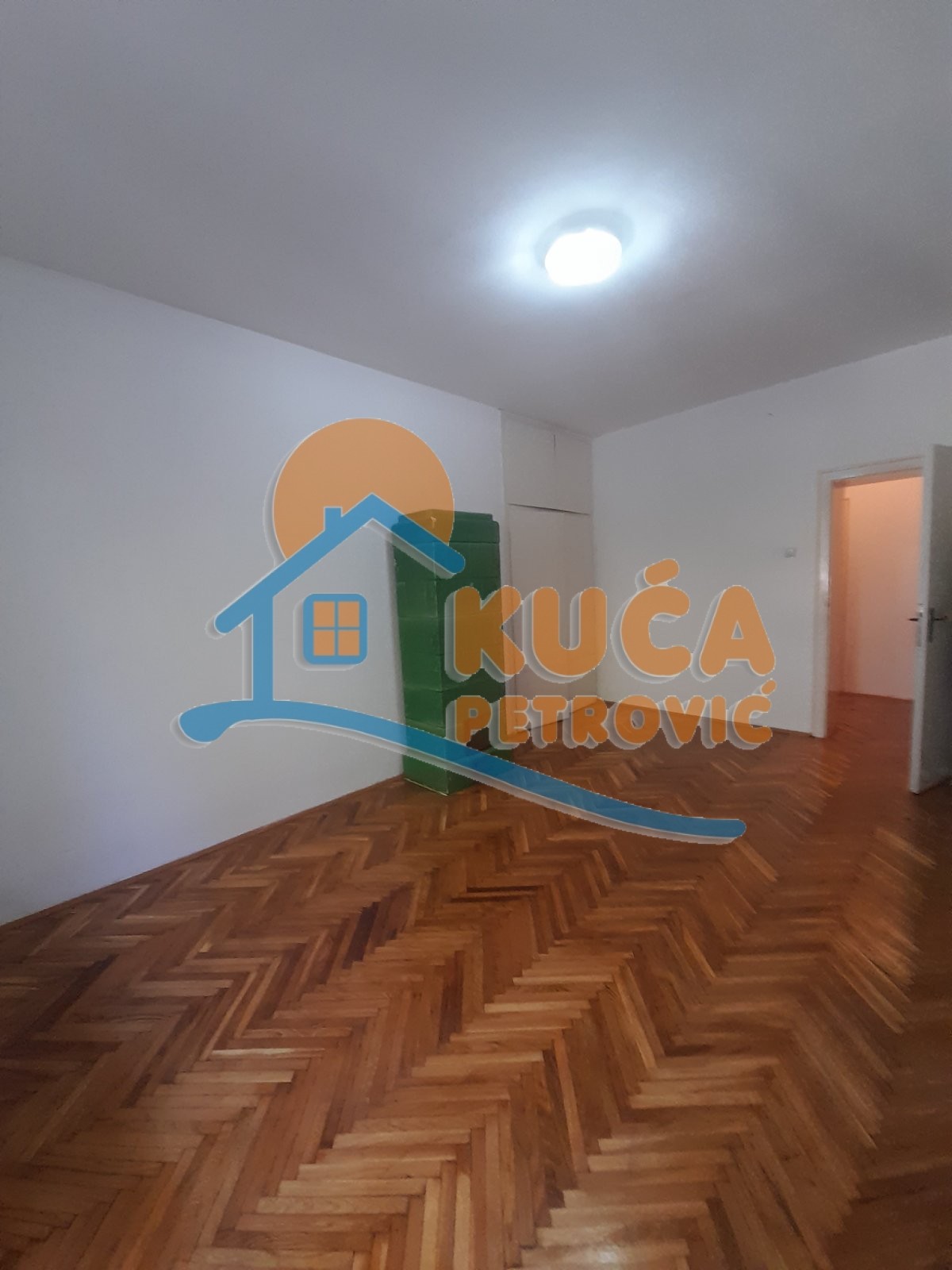 Dvosoban stan, 66 m2, Centar, Sinđelićev trg ID: i-09559 2