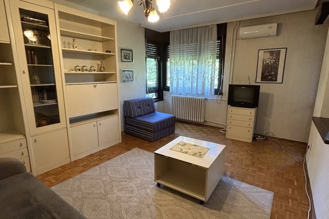 Izdajemo dvosoban stan u Višnjičkoj banji  58m2 1