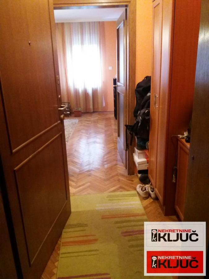 Odlican jednosoban stan na Limanu 4 3