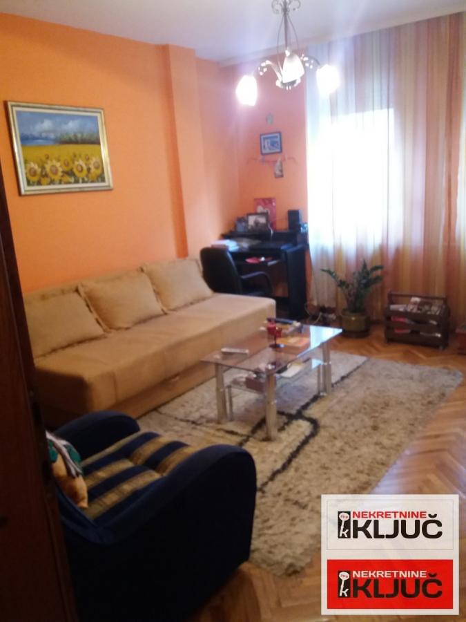 Odlican jednosoban stan na Limanu 4 4