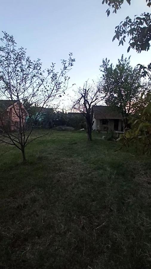 Parcela za izgradnju sa svim priključcima i uknjiženim objektom za adaptaciju u Crvenim livadama 13