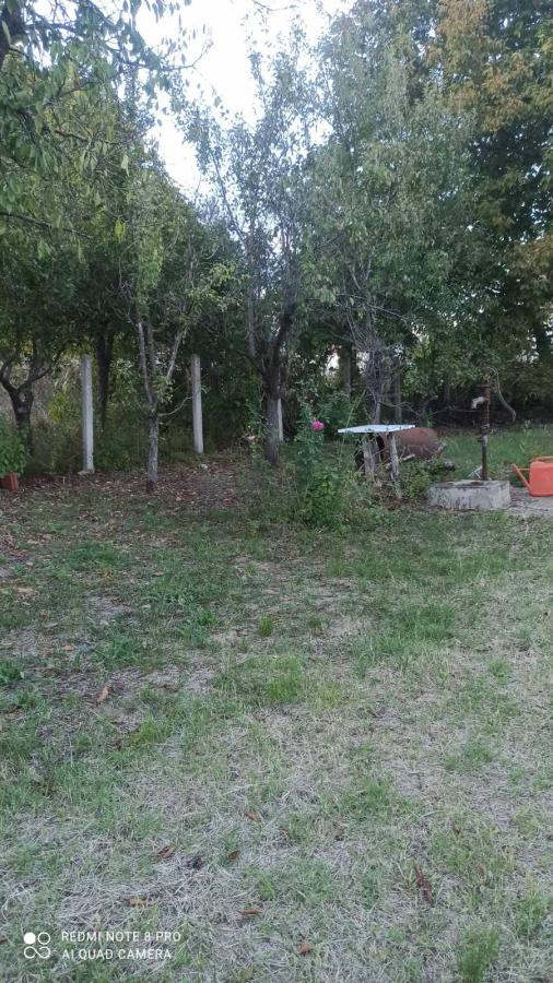 Parcela za izgradnju sa svim priključcima i uknjiženim objektom za adaptaciju u Crvenim livadama 17