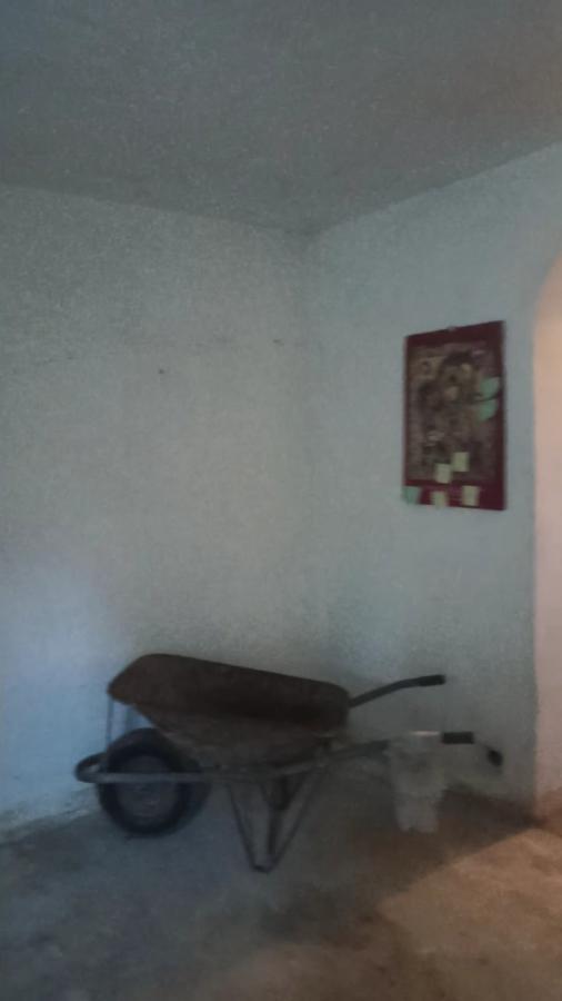 Parcela za izgradnju sa svim priključcima i uknjiženim objektom za adaptaciju u Crvenim livadama 25