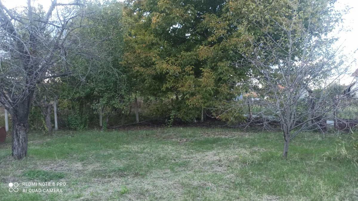 Parcela za izgradnju sa svim priključcima i uknjiženim objektom za adaptaciju u Crvenim livadama 6