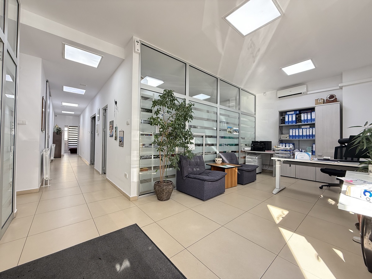 Prodaja kancelarijskog prostora  kod Đeram pijace  148m2 1