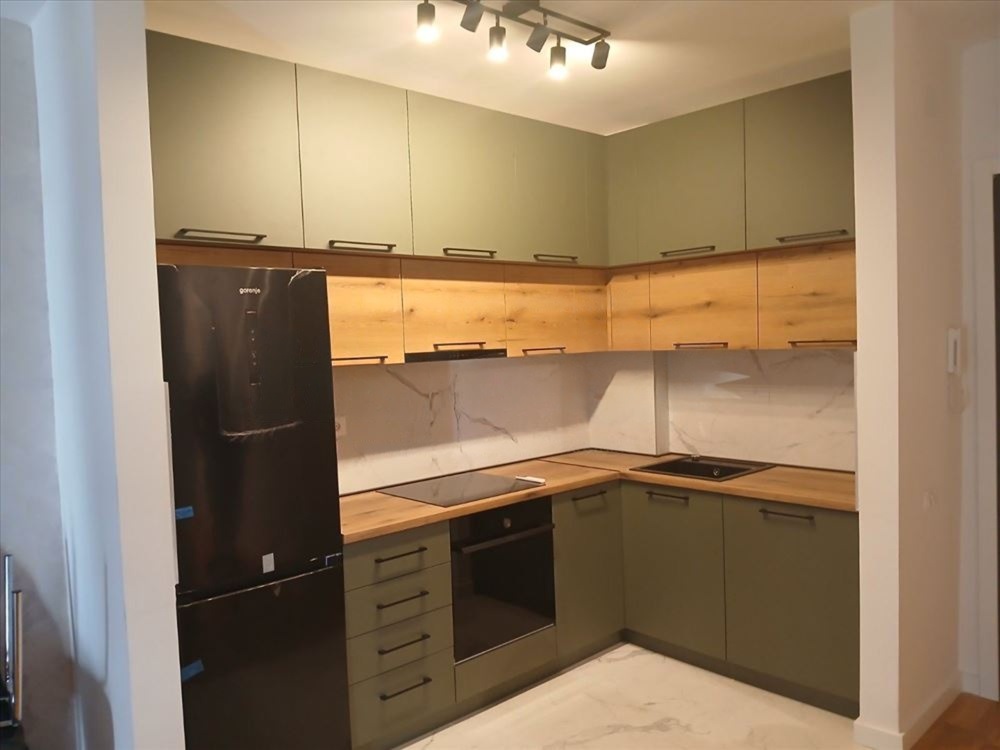 Prodajem nov stan na Konjarniku 1