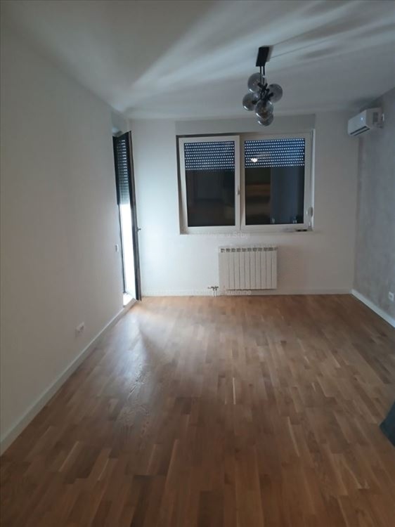 Prodajem nov stan na Konjarniku 3