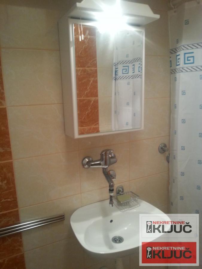 LIMAN 2 IZDAJE SE DVOIPOSOBAN NAMEŠTEN STAN 24