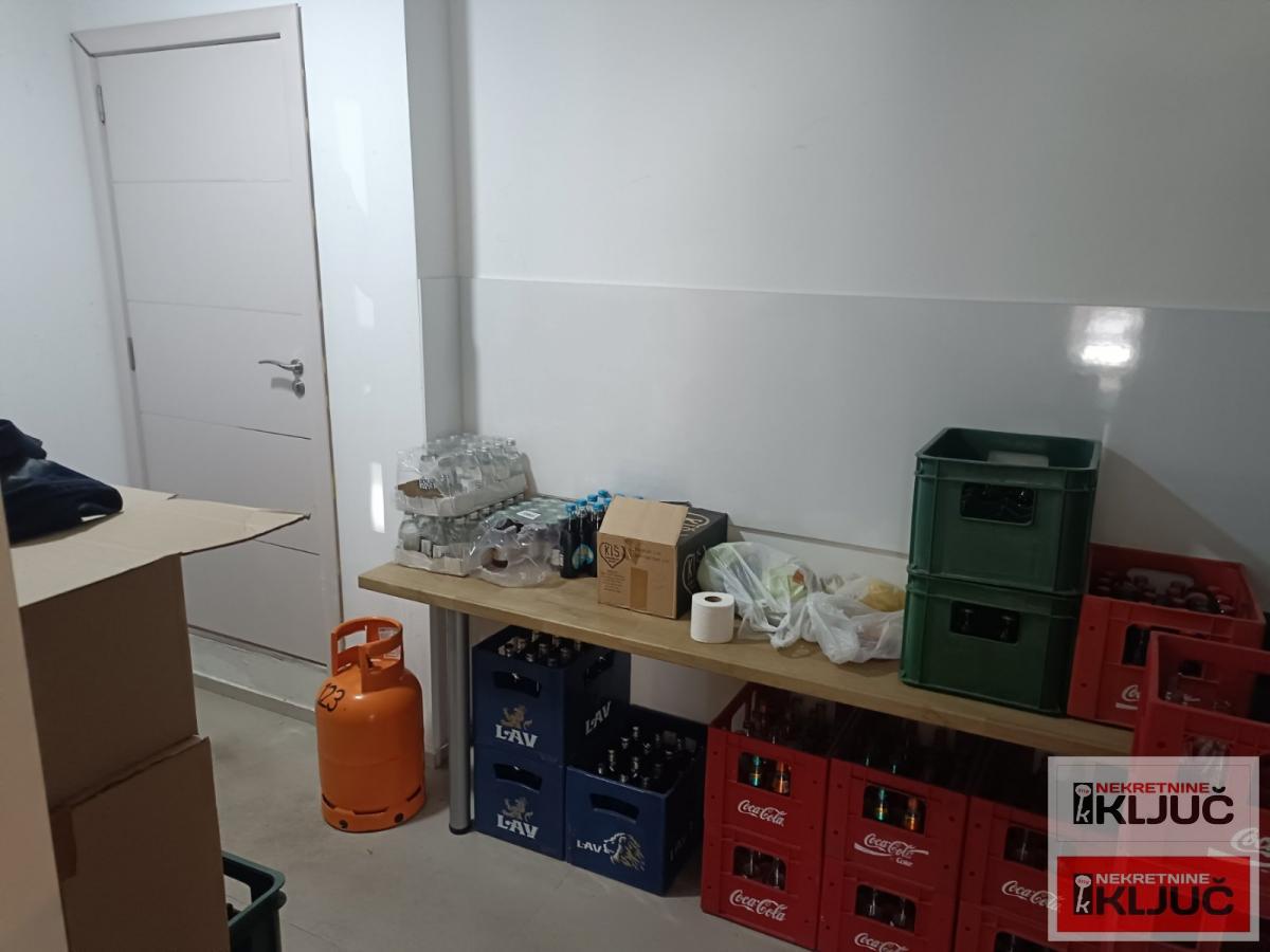 SAJAM IZDAJE SE  OPREMLJEN LOKAL ZA  RESTORAN ILI RAZNE DRUGE DELATNOSTI 11