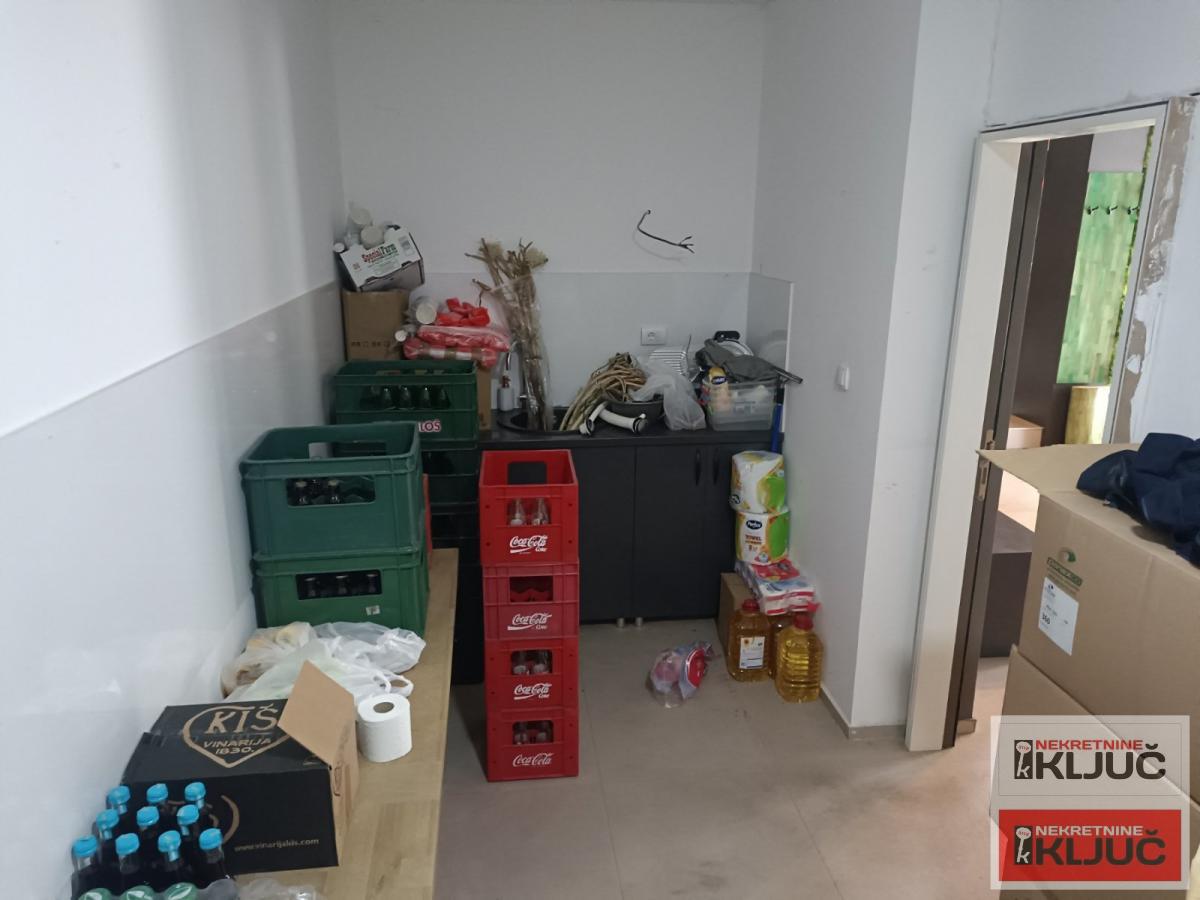 SAJAM IZDAJE SE  OPREMLJEN LOKAL ZA  RESTORAN ILI RAZNE DRUGE DELATNOSTI 16