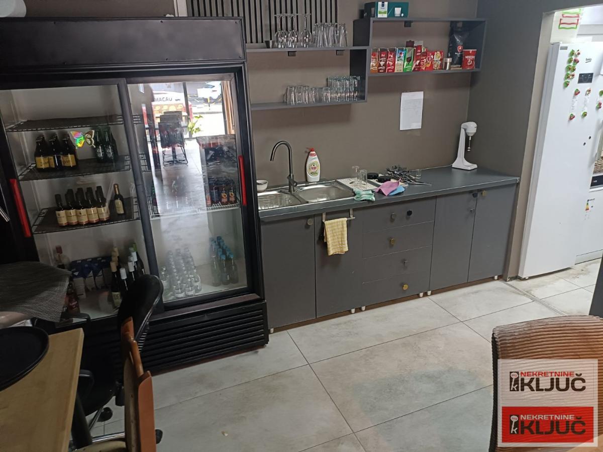 SAJAM IZDAJE SE  OPREMLJEN LOKAL ZA  RESTORAN ILI RAZNE DRUGE DELATNOSTI 18