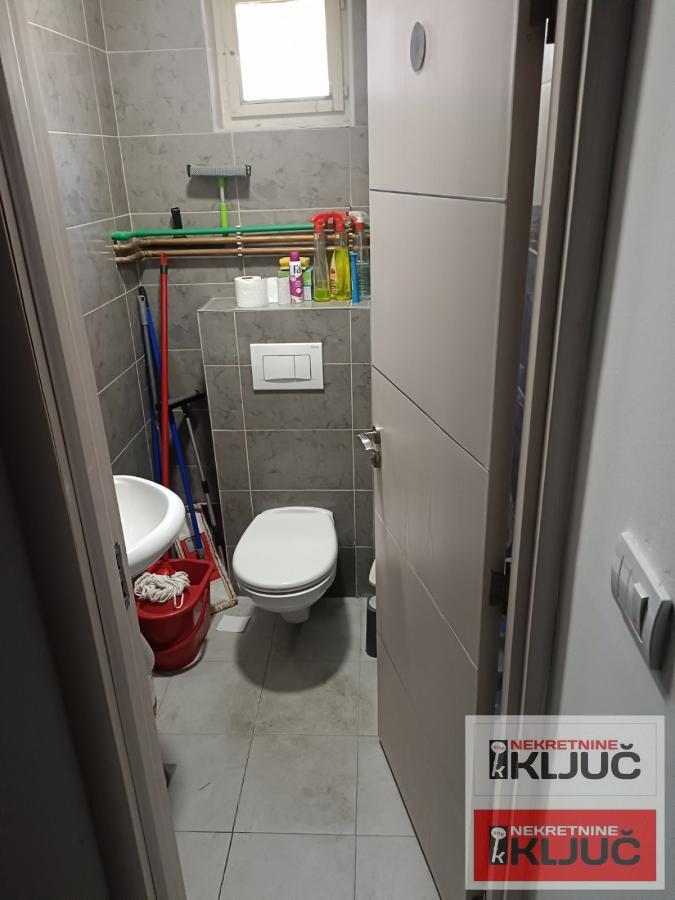 SAJAM IZDAJE SE  OPREMLJEN LOKAL ZA  RESTORAN ILI RAZNE DRUGE DELATNOSTI 7