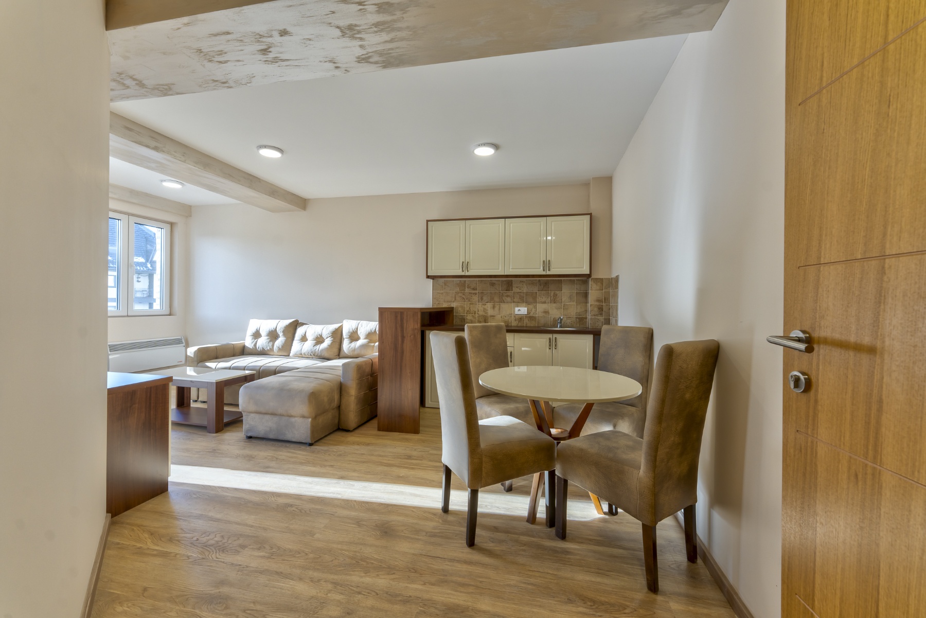 TOP LOKACIJA ZLATIBOR STROGI CENTAR 1