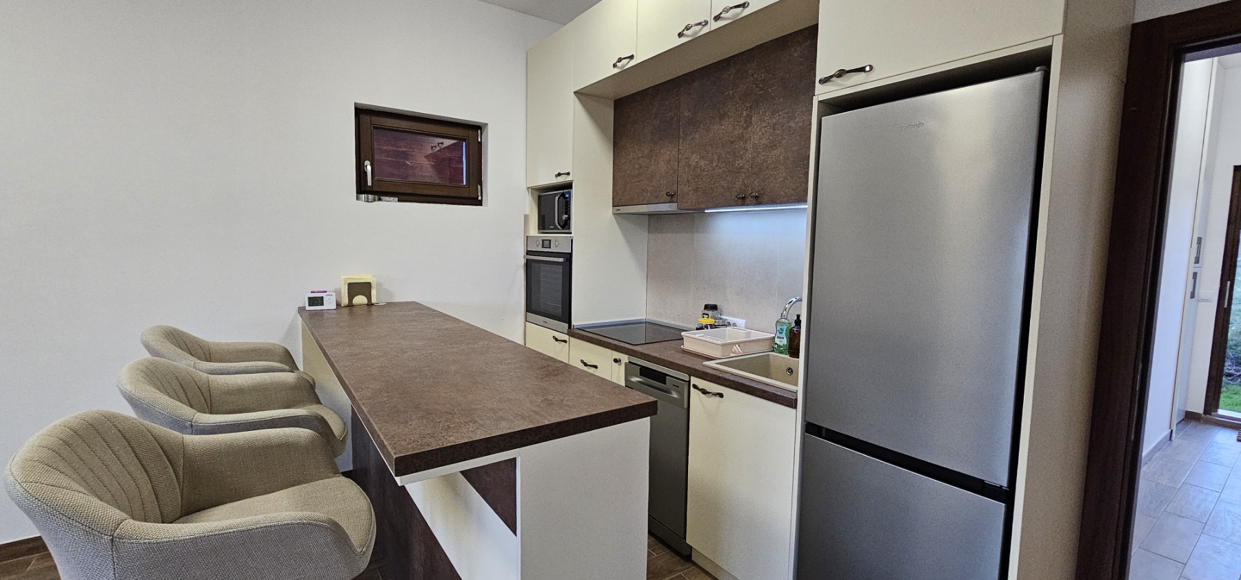 ELITNA LOKACIJA LUX TROSOBAN STAN NA PRODAJU SA DVORIŠTEM I PARKING MESTOM ZLATIBOR 3