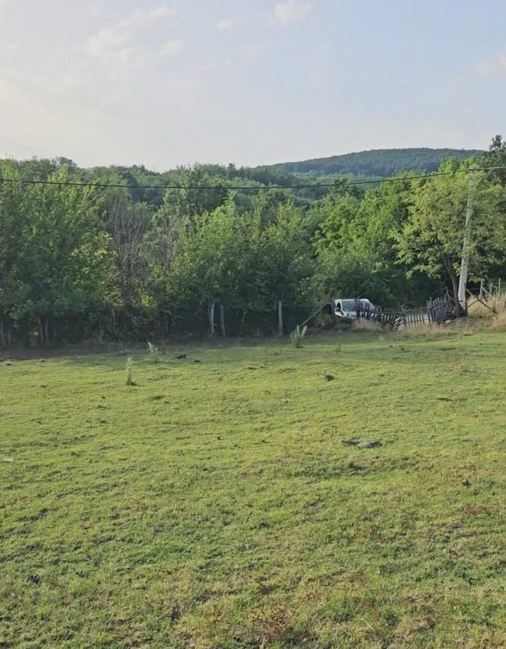 Prodajem gradjevinski plac Kosmaj 2