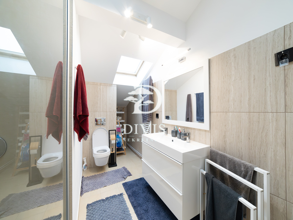 Kuća sa bazenom  tri etaže  Kosmaj  Koraćica  100a 5