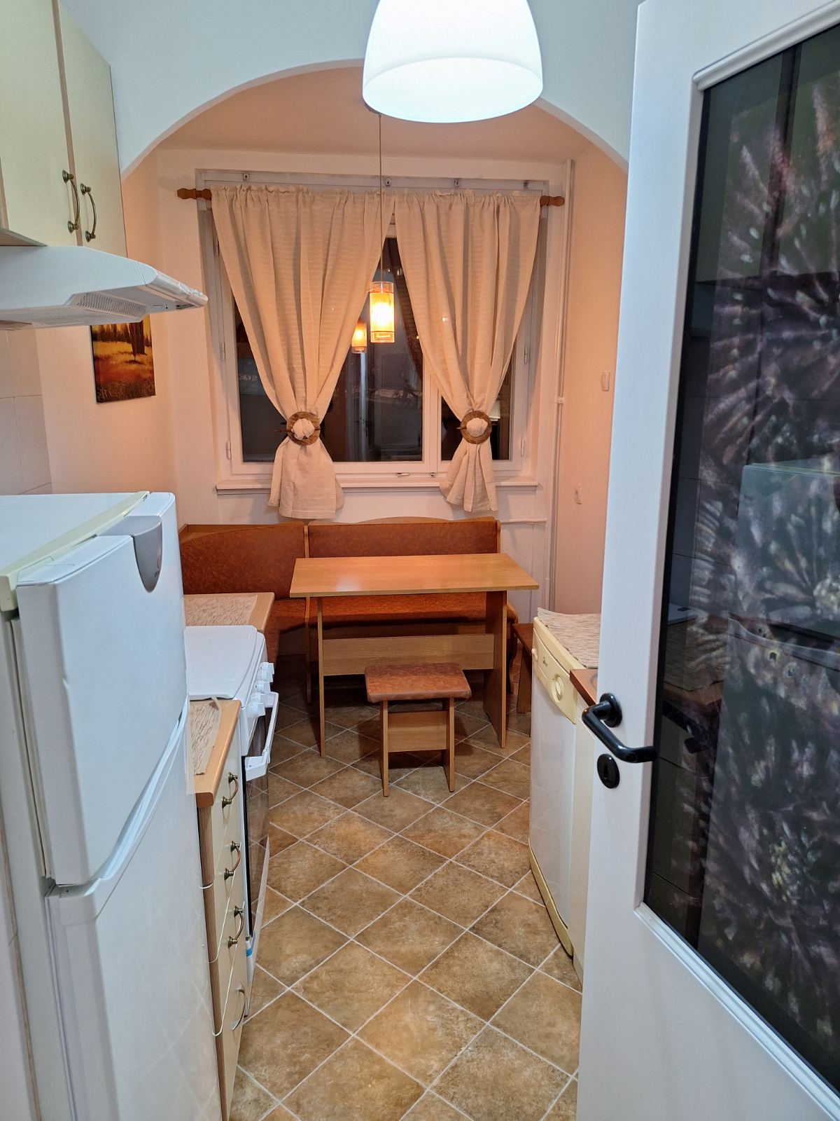 Izdajem stan kod hotela Srbija 3