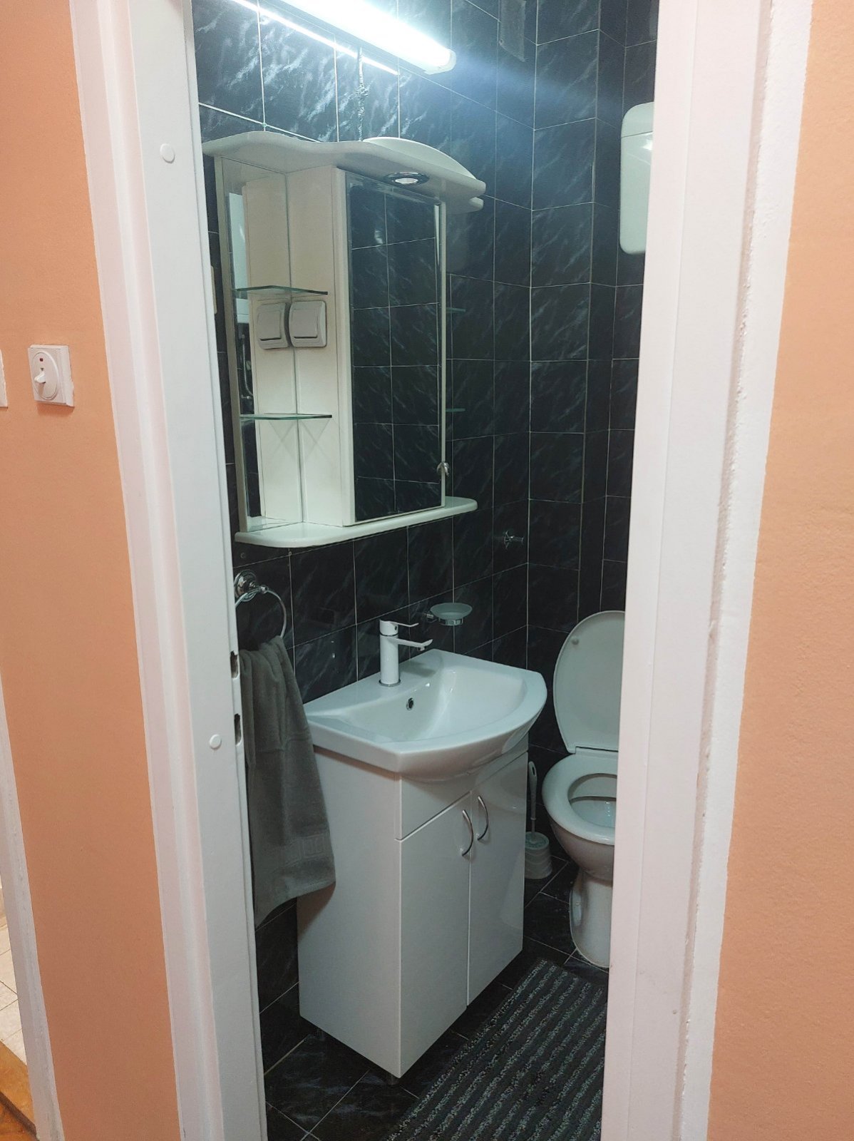 Izdajem stan kod hotela Srbija 5