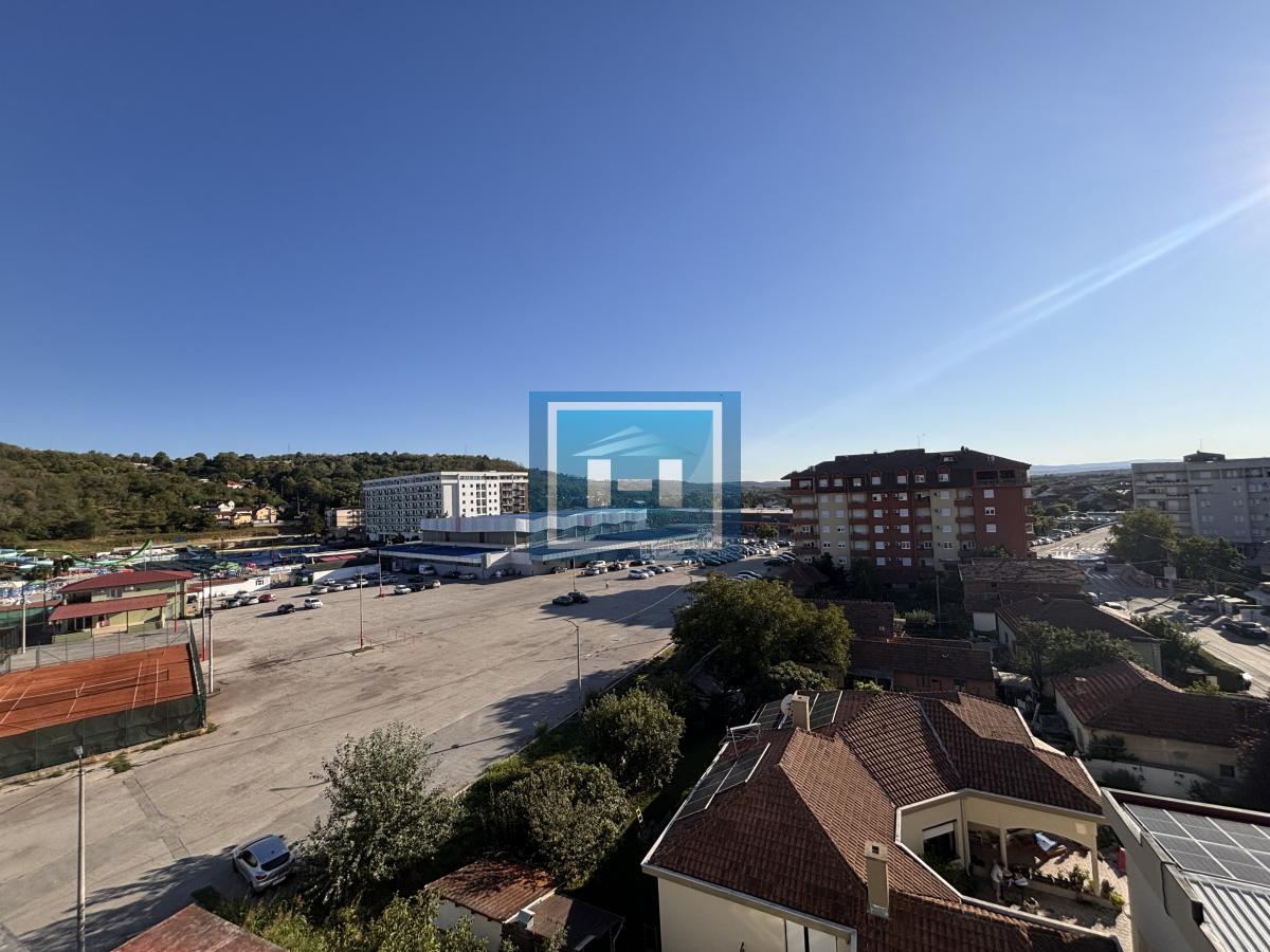 IZDAJE SE NAMEŠTEN STAN NA TOP LOKACIJI 9