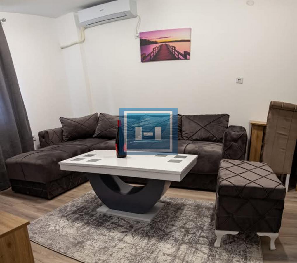 Stan do samog Akva parka niže spratnosti 5