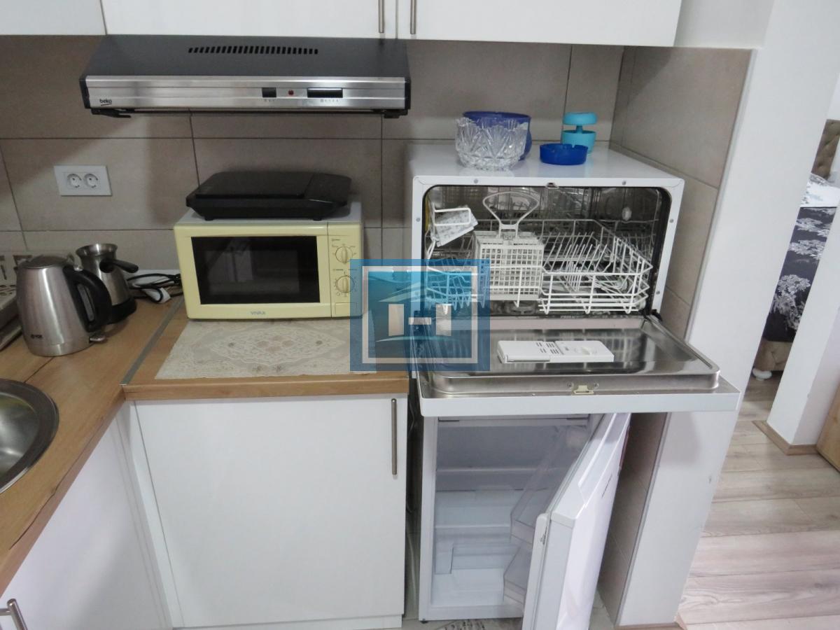 Stan do samog Akva parka niže spratnosti 7