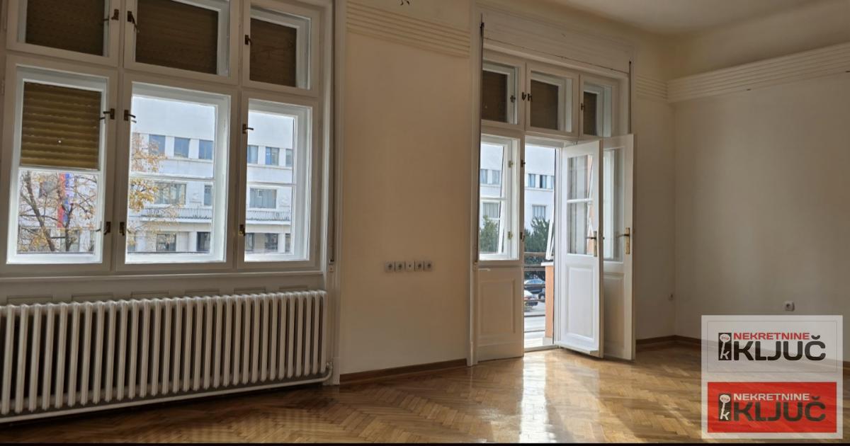 CENTAR IZDAJE SE JEDNOSOBAN STAN ZA POSLOVNE DELATNOSTI 1