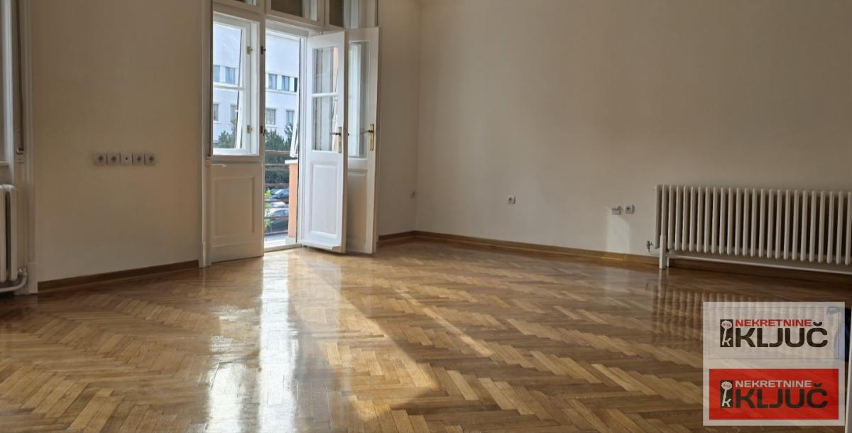 CENTAR IZDAJE SE JEDNOSOBAN STAN ZA POSLOVNE DELATNOSTI 10