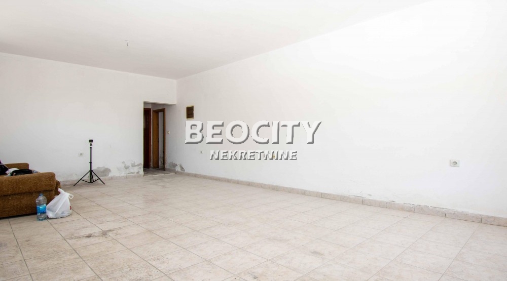 Lokal, 200 m2, Ugrinovci, Zemunska ID: 121991 2