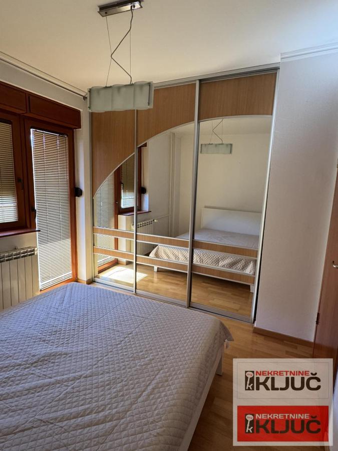 SPENS IZDAJE SE DVOSOBAN MODERNO OPREMLJEN STAN 11