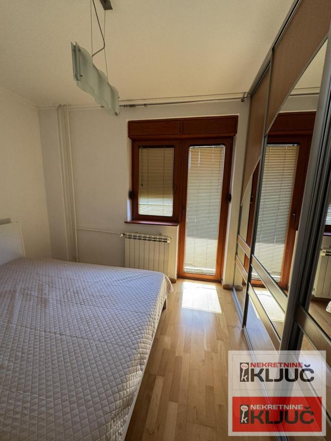 SPENS IZDAJE SE DVOSOBAN MODERNO OPREMLJEN STAN 6