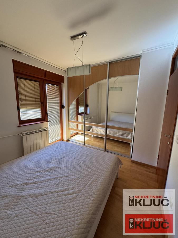 SPENS IZDAJE SE DVOSOBAN MODERNO OPREMLJEN STAN 7