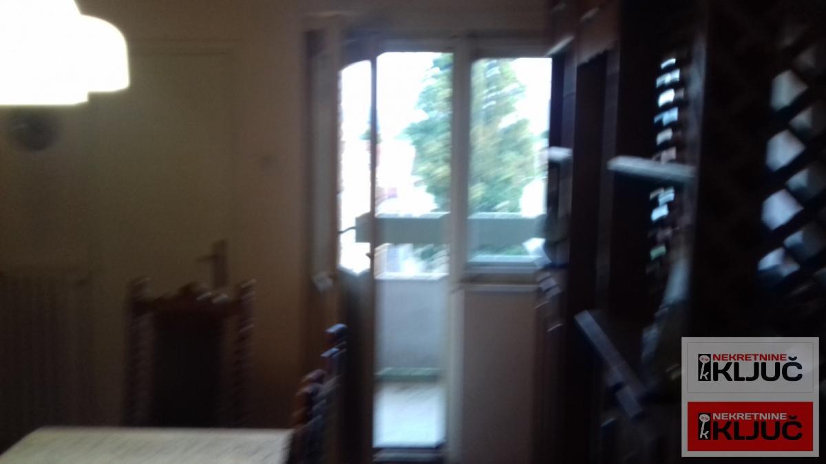 CENTAR, 86m2, Trosoban kod Riblje pijace 8