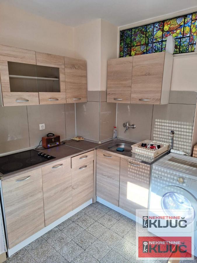 ŽELEZNIČKA STANICA,  Jednosoban, Namešten 1