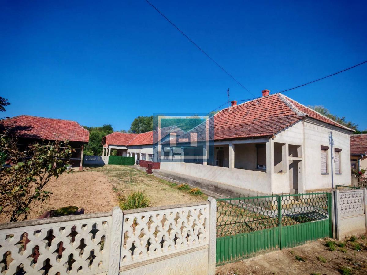 Na prodaju seosko domaćinstvo u Donjem Katunu 1