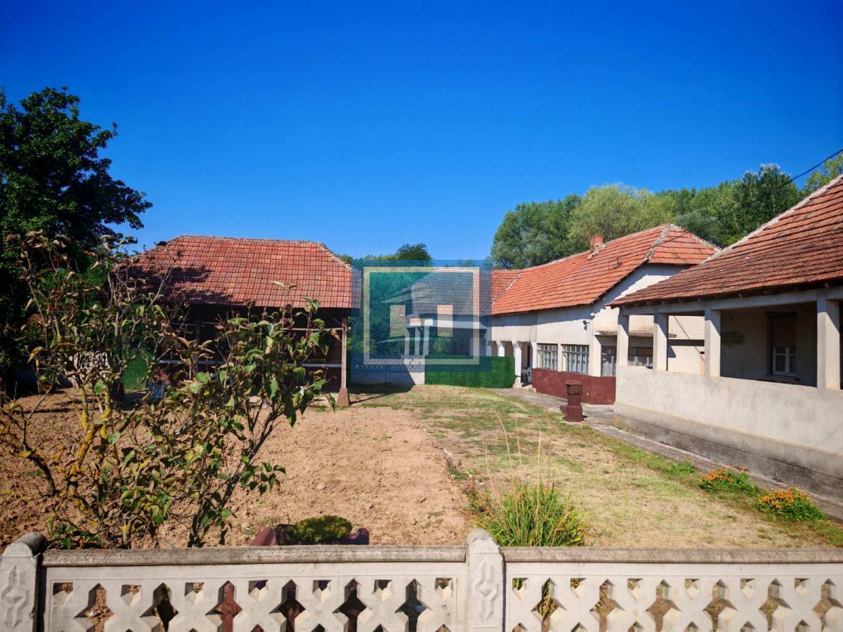 Na prodaju seosko domaćinstvo u Donjem Katunu 2