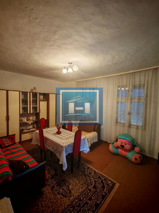Na prodaju seosko domaćinstvo u Donjem Katunu 22
