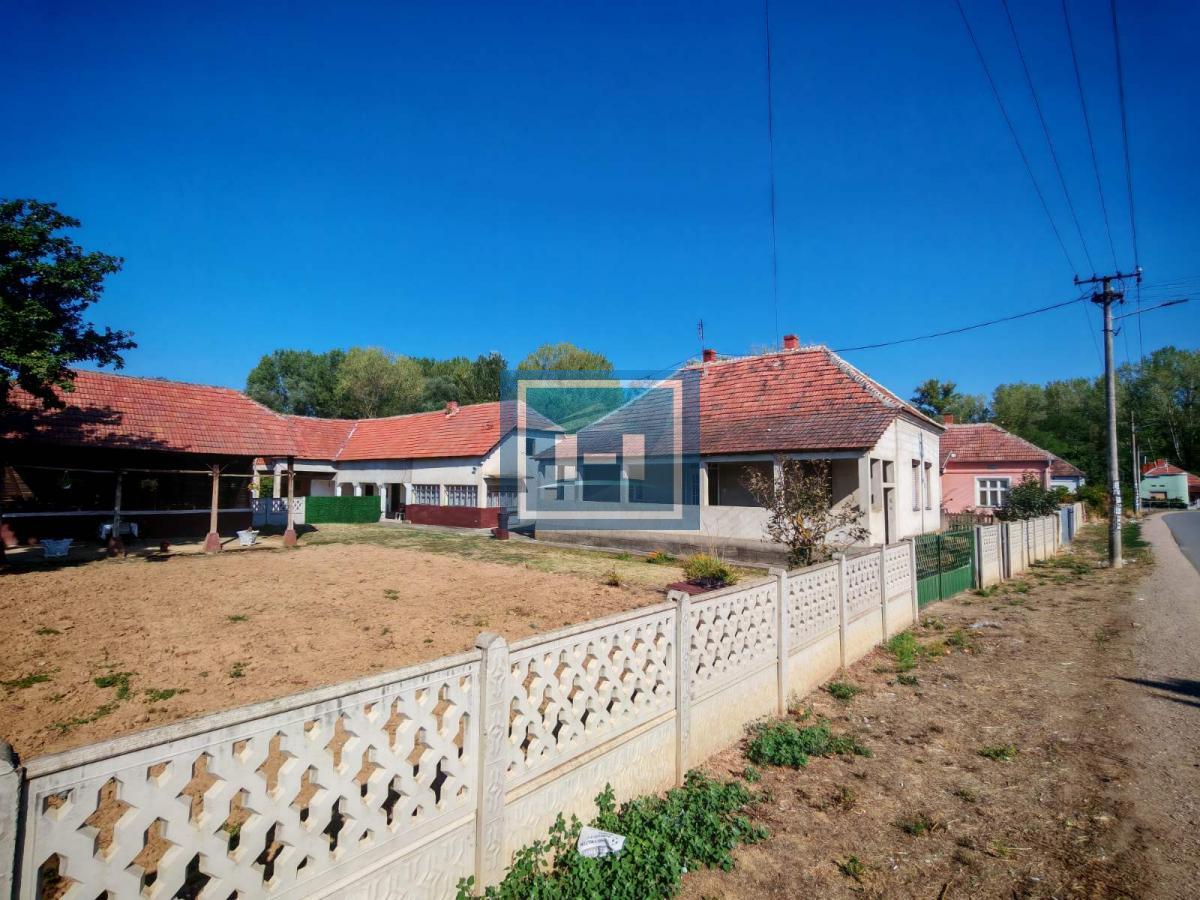 Na prodaju seosko domaćinstvo u Donjem Katunu 8