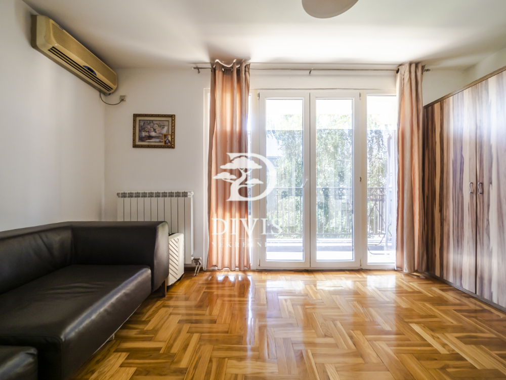 2 0 stan kod Voždovačke crkve  Jove Ilića  54m2 1