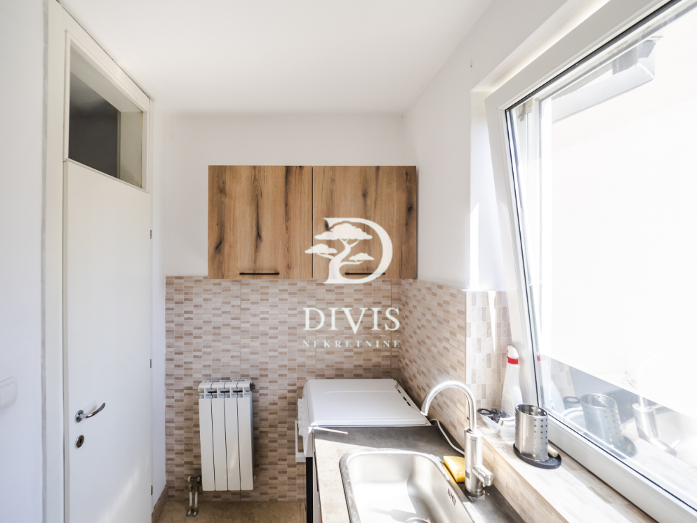 2 0 stan kod Voždovačke crkve  Jove Ilića  54m2 3