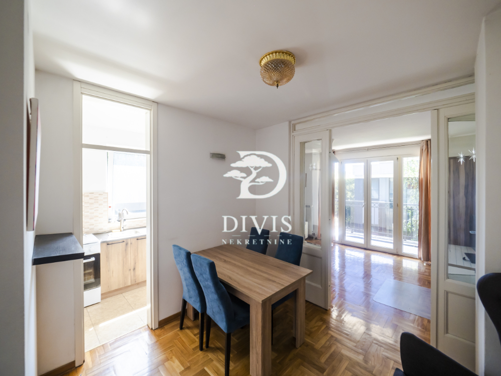 2 0 stan kod Voždovačke crkve  Jove Ilića  54m2 4