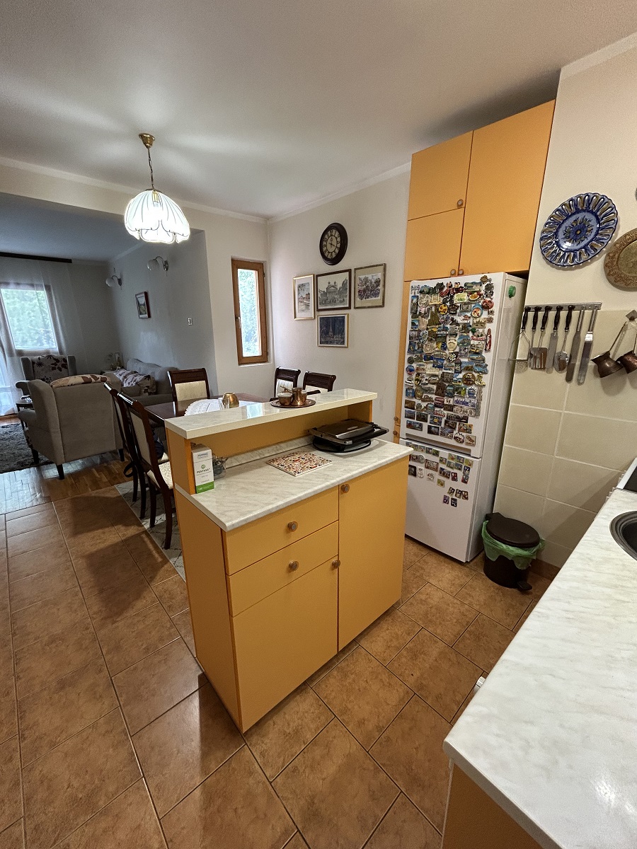 Prodajemo komforan 3 5 stan na Karaburmi  78m2 2