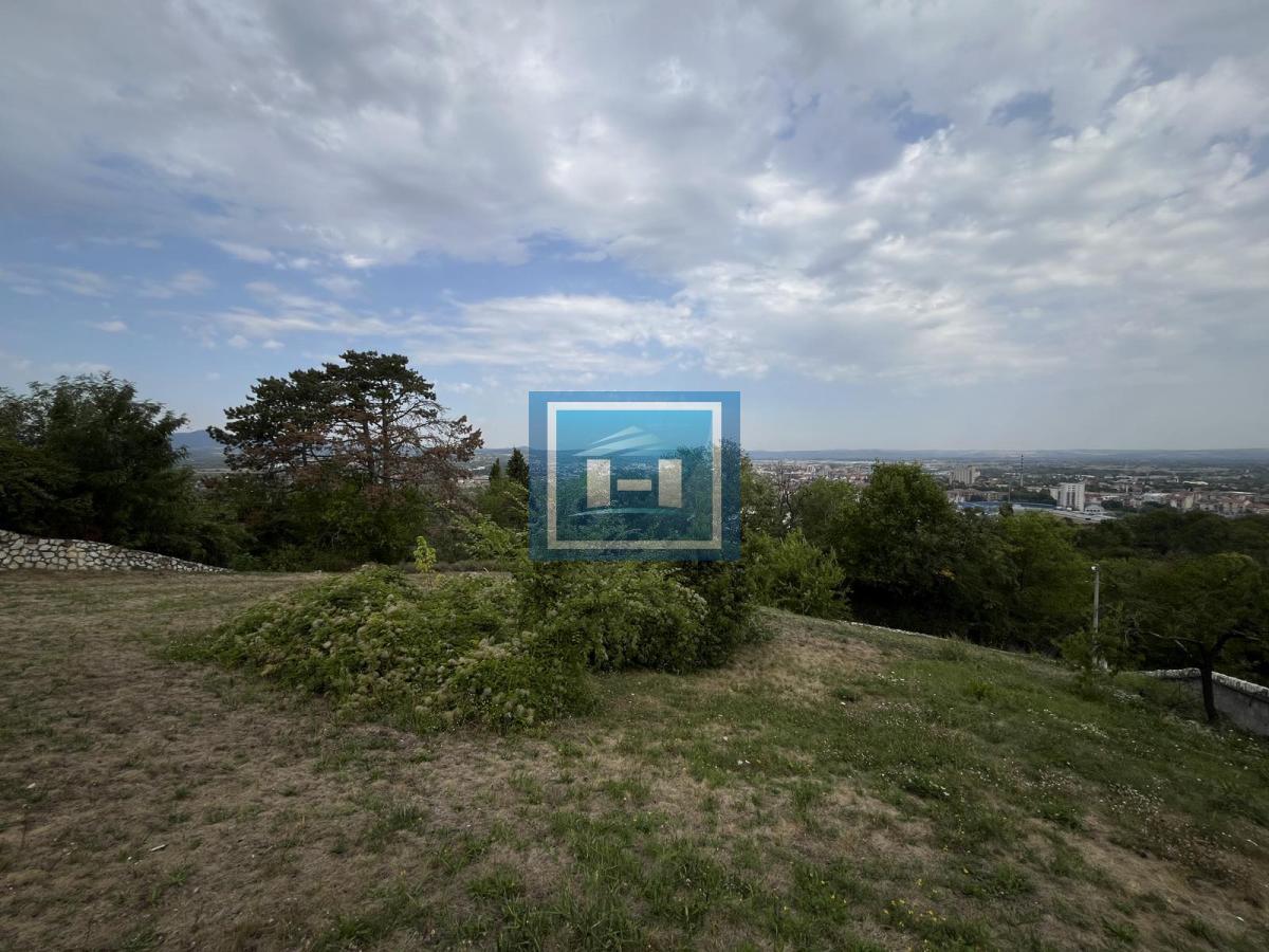 EKSKLUZIVA – NAJBOLJI PLAC U JAGODINI! 10