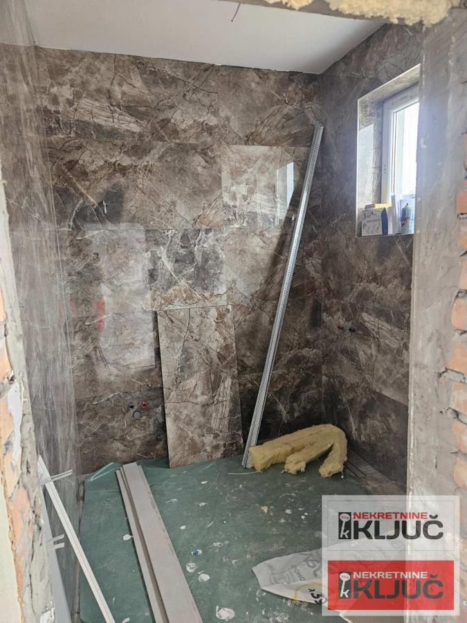 KLISA IZDAJE SE KANCELARIJSKI PROSTOR 10