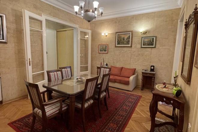 Prodajemo salonac kod Politike Nušićeva 113m2 2