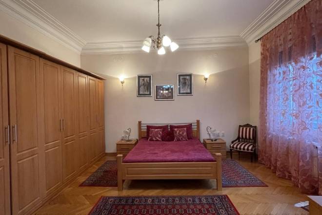 Prodajemo salonac kod Politike Nušićeva 113m2 4