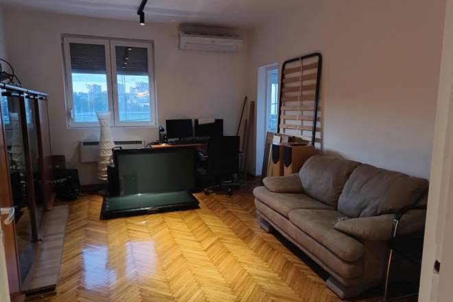 Odličan 3 0 stan sa dvorištem  61m2  Pašino brdo 1