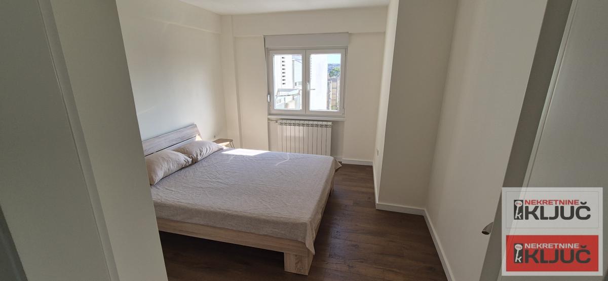 SAJMIŠTE, 57m2, Dvosoban, Renoviran, Namešten 10